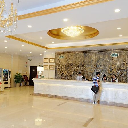 Vienna Hotel - Shenzhen Dongmen Hubei Metro Station Екстер'єр фото
